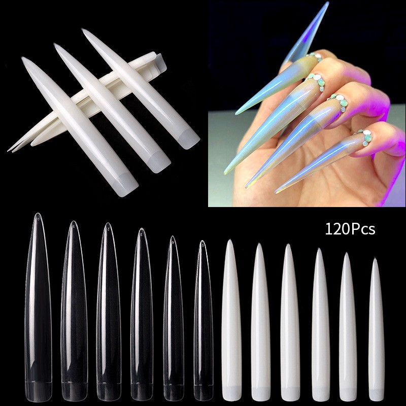 Pointes d'ongles très longues et pointues