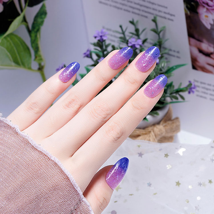 Vernis à ongles sain et facile à changer de température.