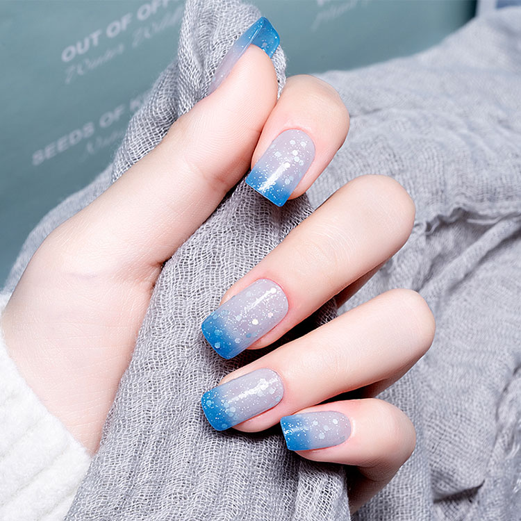 Joli vernis à ongles à changement de couleur à température thermique
